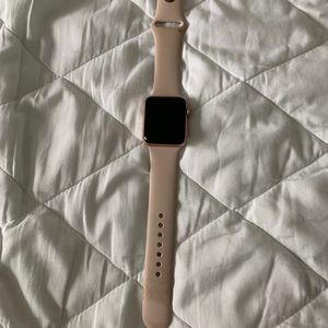 Apple Watch Series 3- 38mm Rose Gold